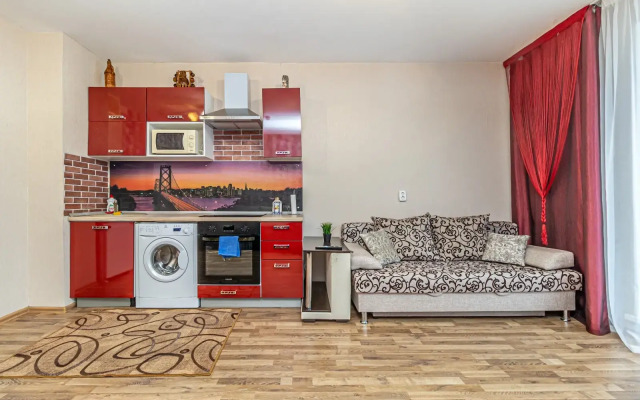 Yevrotryoshka Do 15 Gostey Flat