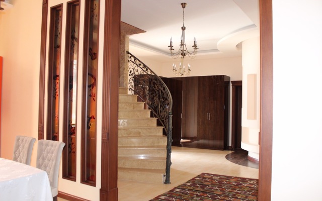 Vila Plaza Guest House