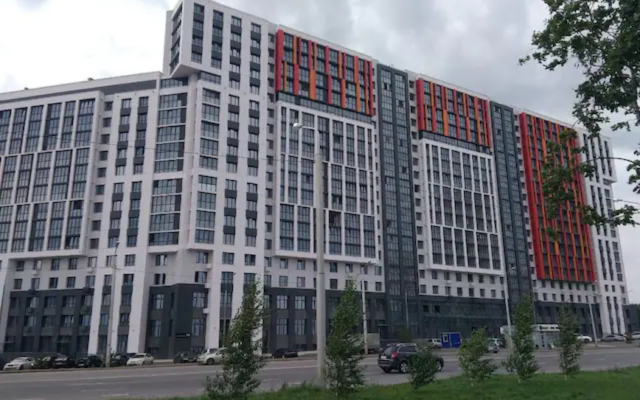 V ZHK Entuziastov Apartments