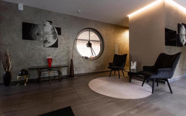 Moon Hotel