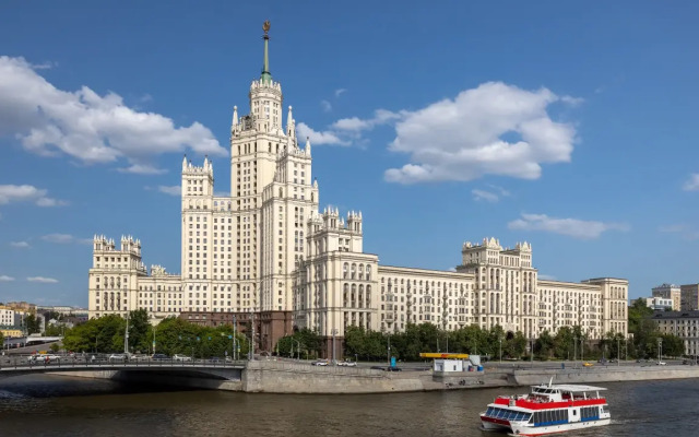 Апартаменты Люкс с Двумя Спальнями и Видом на Кремль