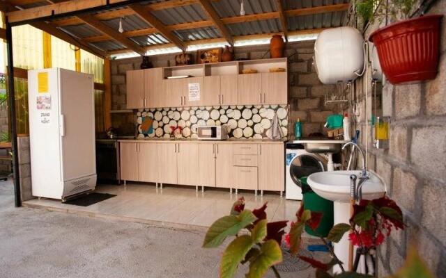 Na Lakoba Guest House