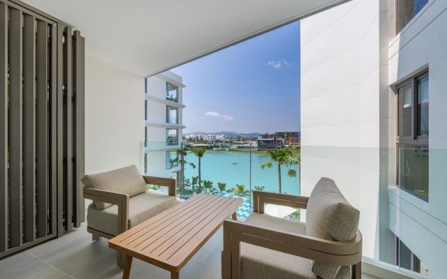 Апарт-отель The Aqua luxury waterfront by Tropiclook