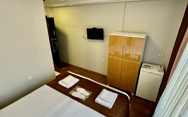 Tavra Hotel