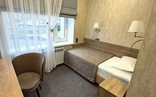 Kristall Hotel