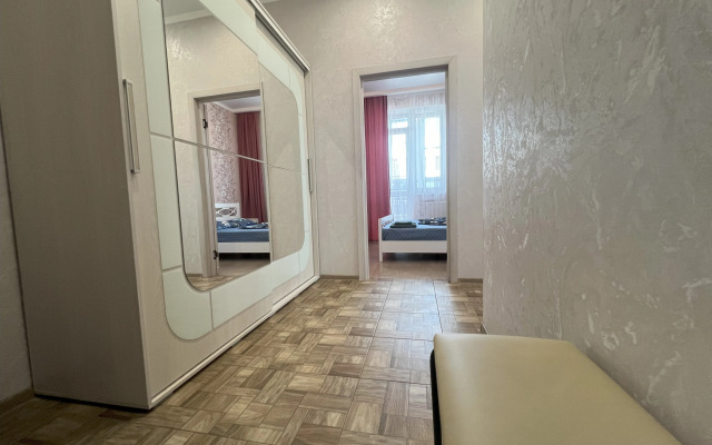 Na Ulitse Shiroko-Kholodnaya 8 Flat