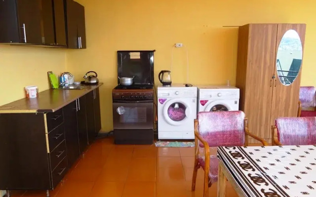 Araik Guest house