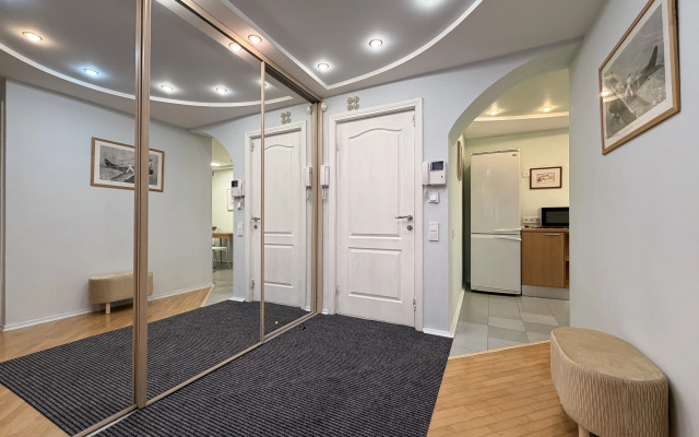 3-Komnatnye Homeapart Nemiga 12 Apartments