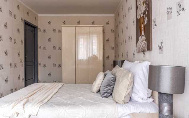 Prostornye apartamenty u Nevy Flat