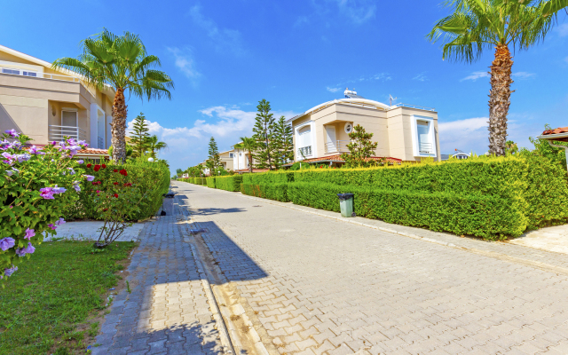 Paradise Town Villa Royal Hotel