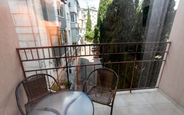 Atlant Alushta Flat