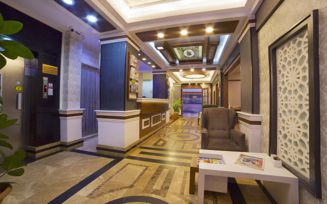 Black Tulip Hotel