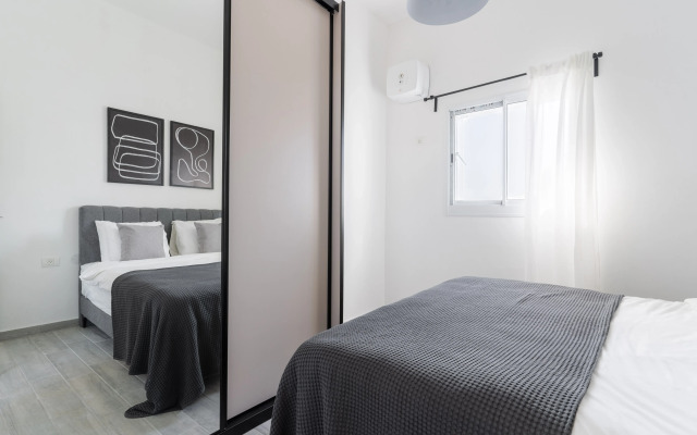 Blueground at Florentine Penthouse 3 Balconies ID21 Apartments