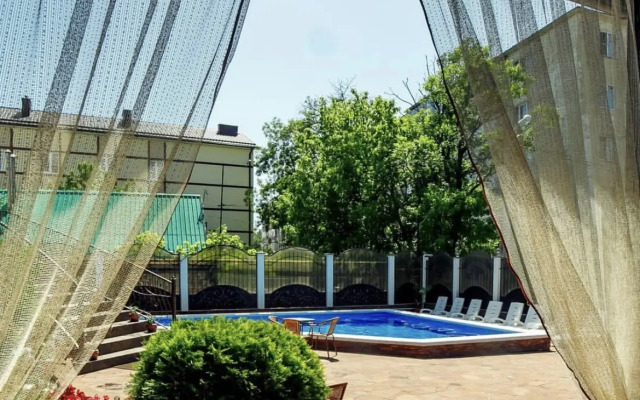 Hotel Paradeyson