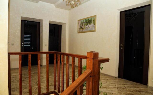 L'yuis Rostov Na Donu Guest House