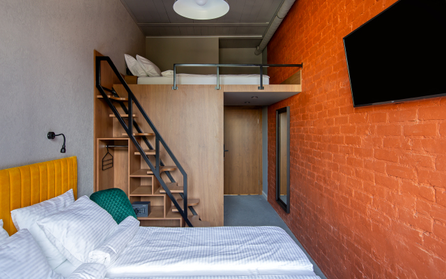 Q-Block Capsule Hotel