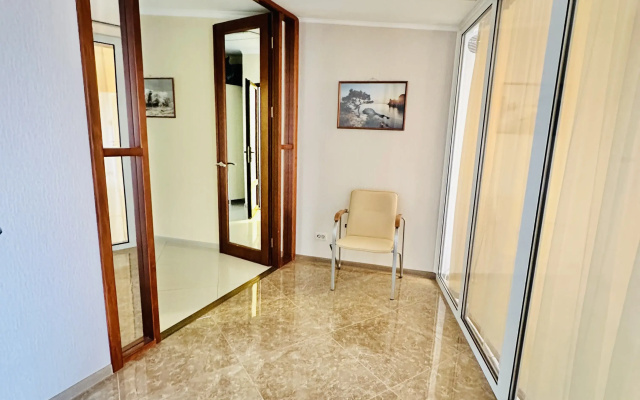 S vidom na gory v ozdorovitelnom centre Reka ZHizni Apartments