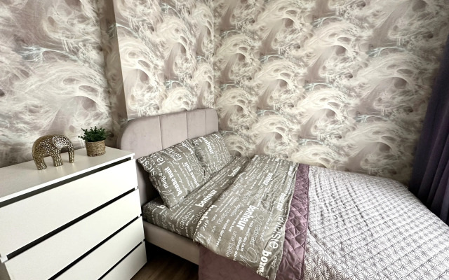 2-K Komfort S Bolshoy Lodzhiey Apartment