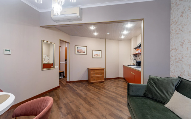 Квартира просторная с балконом и впечатляющим видом на канал Грибоедова