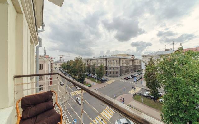 3-komnatnye HomeApart K. Marksa, 25 Apartments