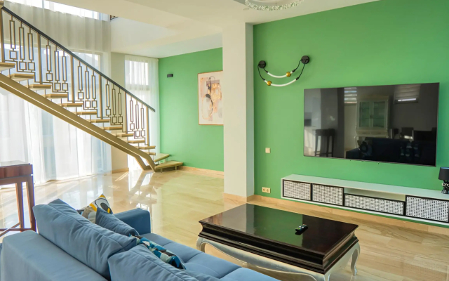 Частный дом Дом с бассейном