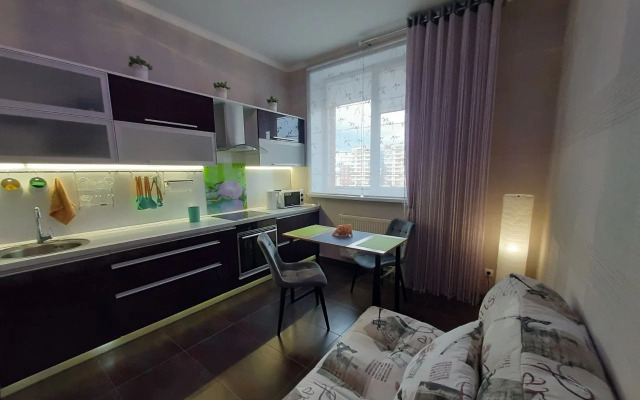 Odnokomnatnaya Kvartira V Tsentre Surguta Flat