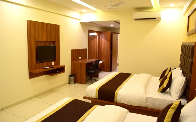 Royal Square by Sky Stays Hotel