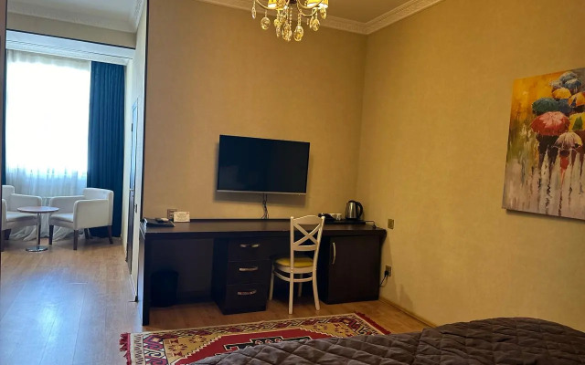 Hotel Grand Mirror