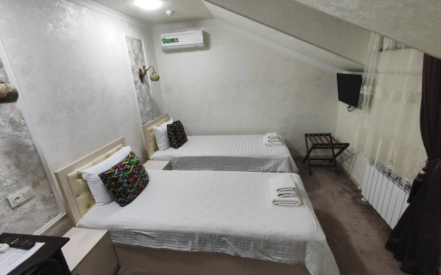 Suzani Samarkand Hostel