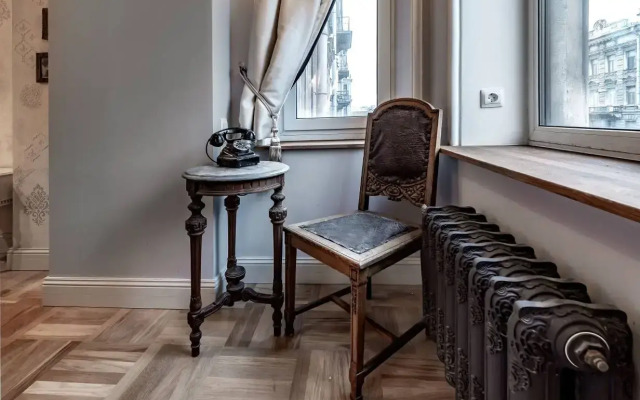 Квартира Старинная с видом на Невский