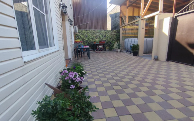 Polina Guest House