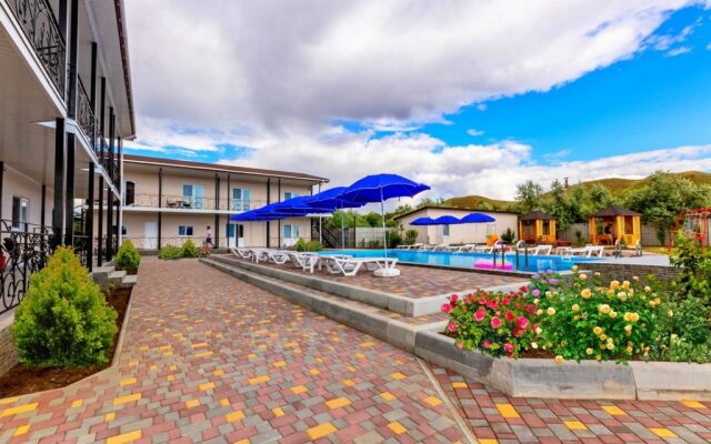 Мини-отель Империал Новоотрадное Керчь