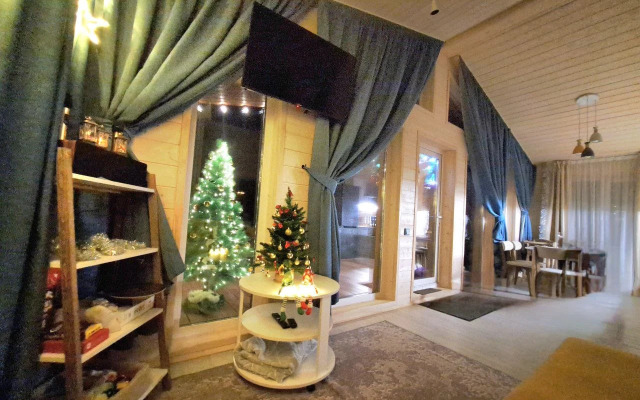 Частный дом для отдыха с гриль-мангалом, костровой и батутом