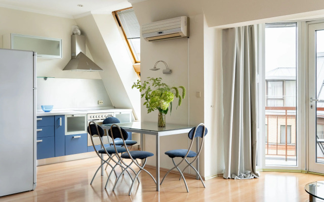 Апартаменты с балконом на набережной канала Грибоедова