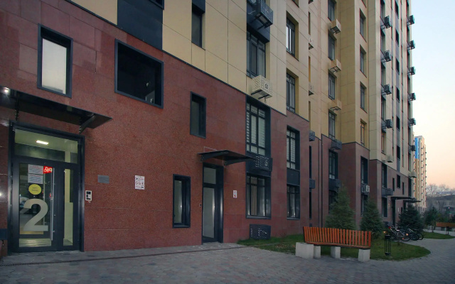 Prostornaya Stilnaya Dvukhkomnatnaya V Tsentre Almaty Apartments