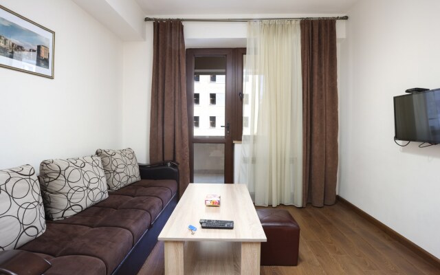 On Buzand Str. 17-60 Apartments