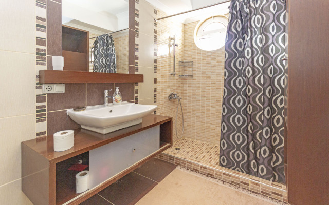 Paradise Town Villa Royal Hotel