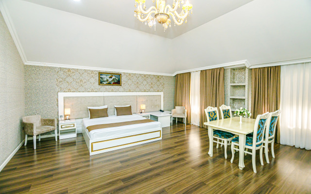 Maris Baku Hotel