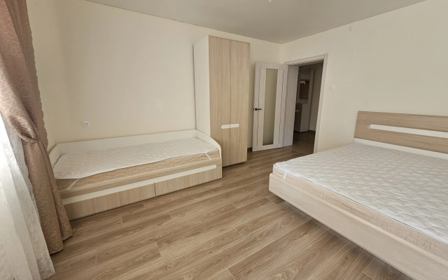 Dvukhkomnatnaya v Tsentre na Bolshoy Troitskoy 15 Flat