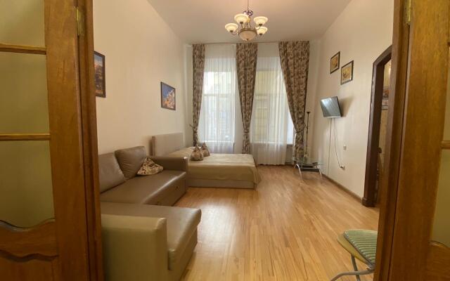 Апартаменты 2-х комнатные на Невском 65