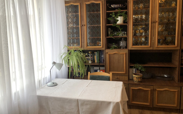 Dvukhmestny Nomer s Dopolnitelnoy Krovatyyu Living Quarters