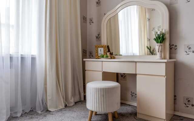 Prostornye apartamenty u Nevy Flat