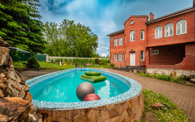 Dom S Basseynom I Saunoy V Khimkakh Starbeevo Private House