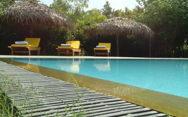 Giman Free Beach Resort Hotel