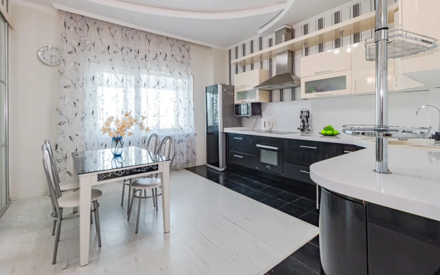 Prostornye V Zolotom Kvadrate Apartments