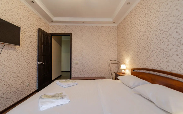 2-room apartment in the center of Semeynaya