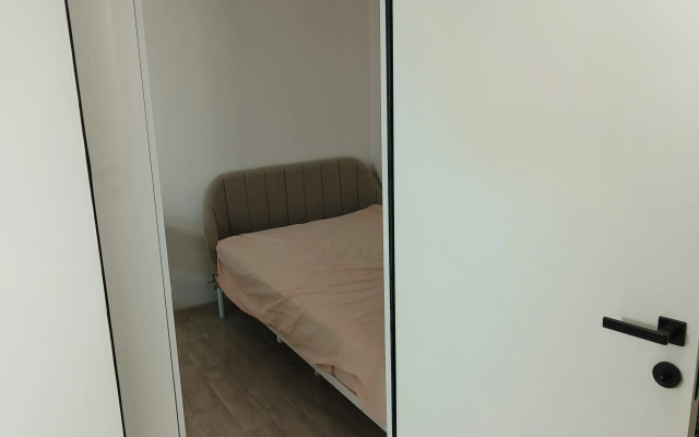 Trekhkomnatnaya S Vidom Na Siti Flat