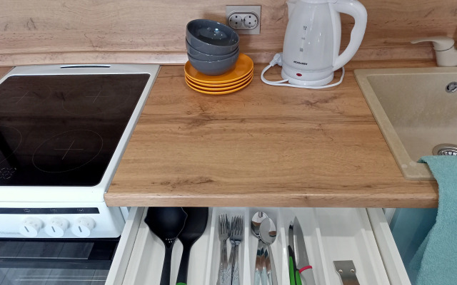 Na Tavricheskoy 9k1 Apartments