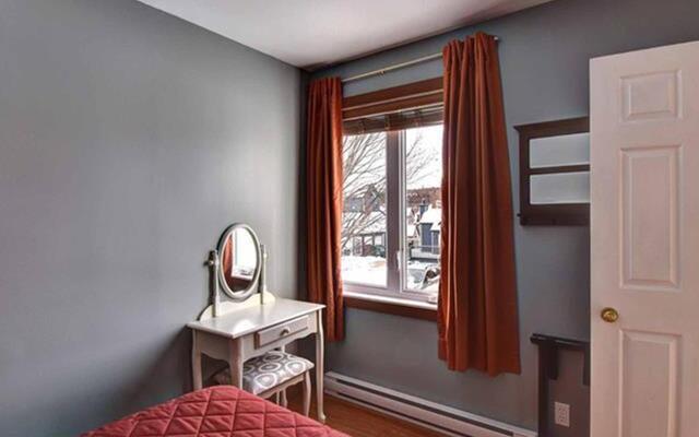 Bright Condo near the Lake Private House