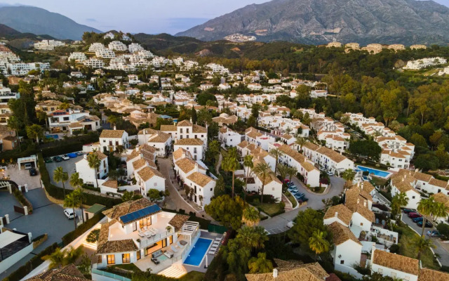 All About Villa Breeze